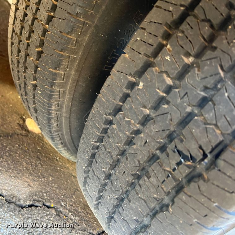 image for item DS2748 2005 Blue Bird E450 Super Duty  school bus