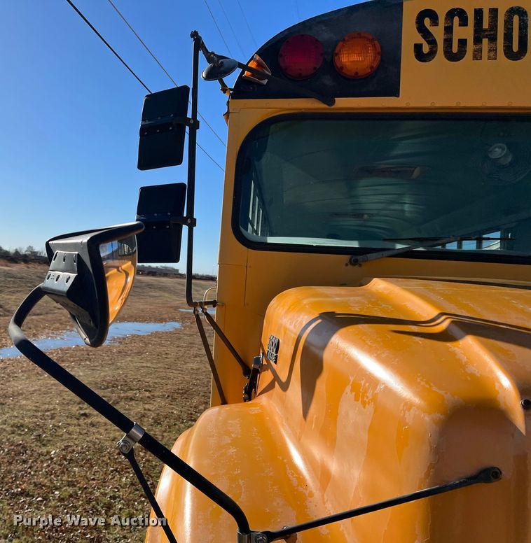 image for item DS2749 1995 International 3800  school bus