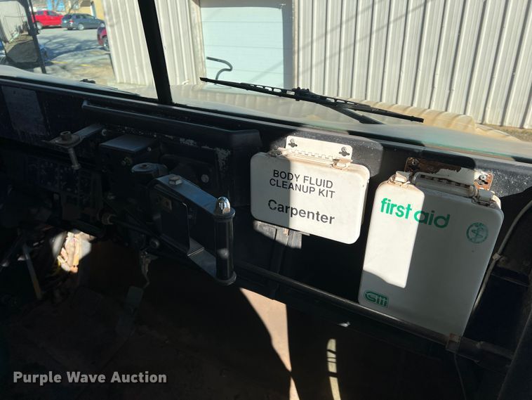 image for item DS2749 1995 International 3800  school bus