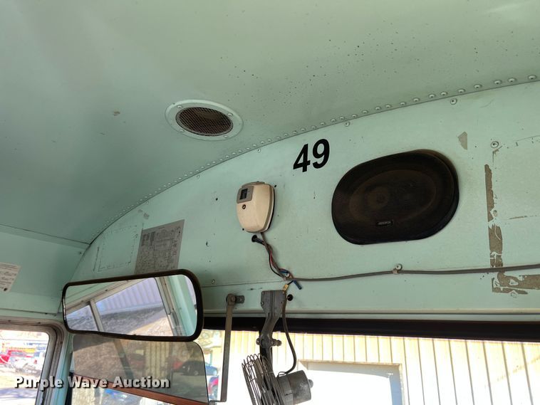 image for item DS2749 1995 International 3800  school bus