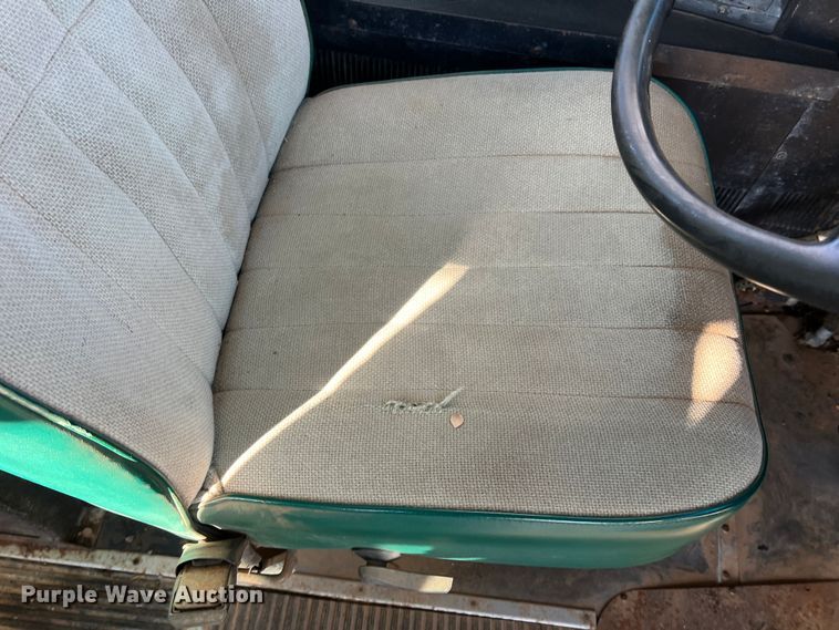 image for item DS2749 1995 International 3800  school bus