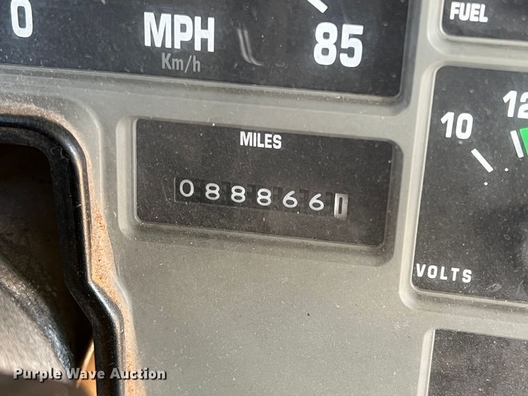 image for item DS2749 1995 International 3800  school bus