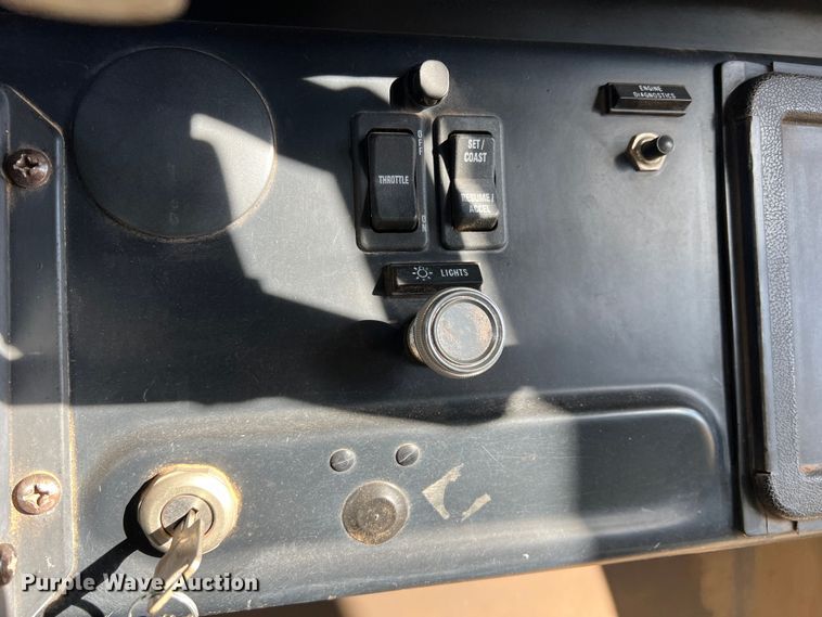 image for item DS2749 1995 International 3800  school bus