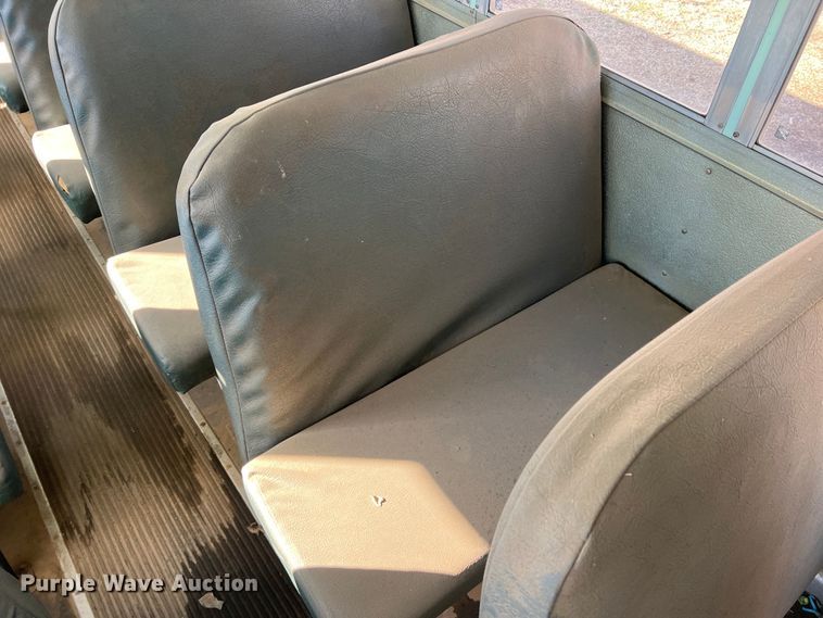 image for item DS2749 1995 International 3800  school bus