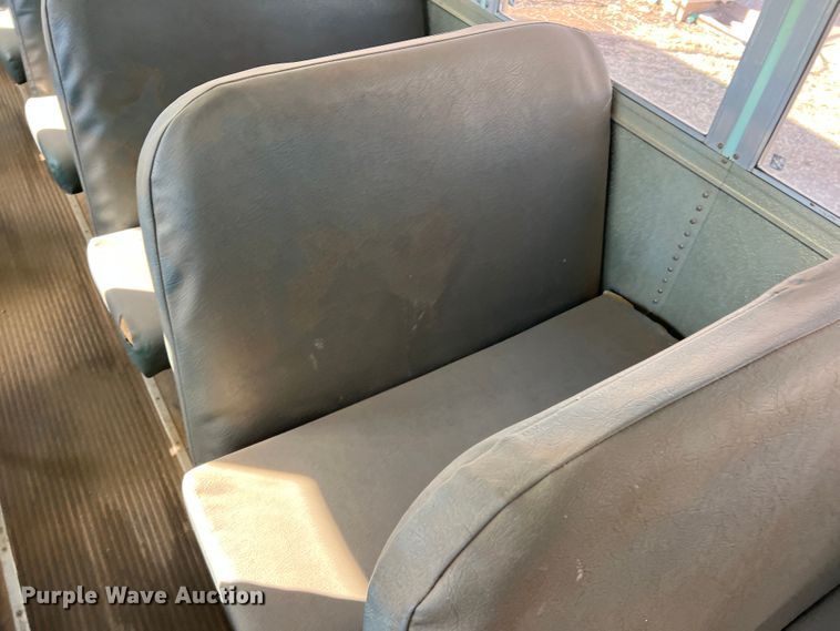 image for item DS2749 1995 International 3800  school bus