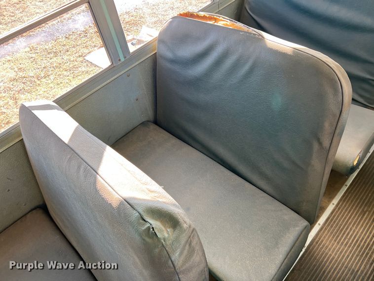 image for item DS2749 1995 International 3800  school bus