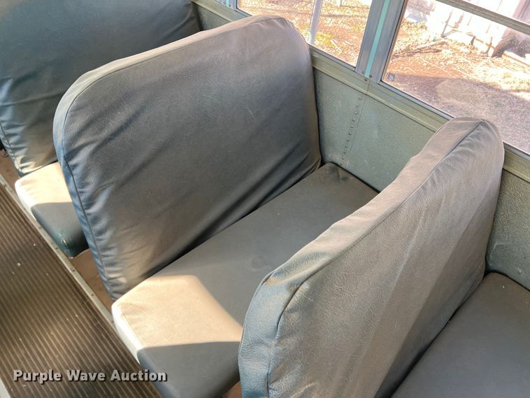 image for item DS2749 1995 International 3800  school bus