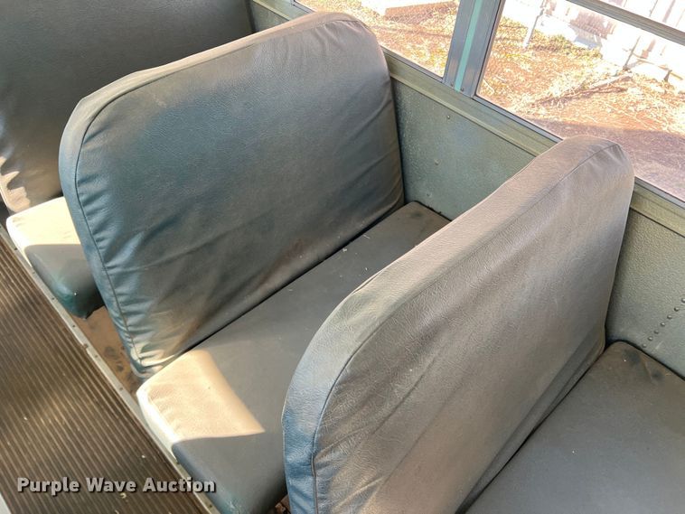 image for item DS2749 1995 International 3800  school bus