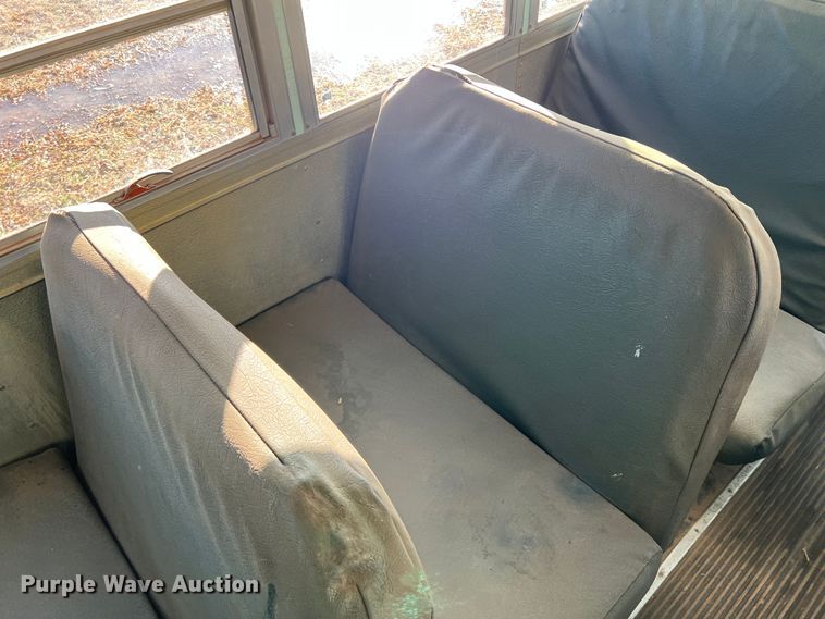 image for item DS2749 1995 International 3800  school bus