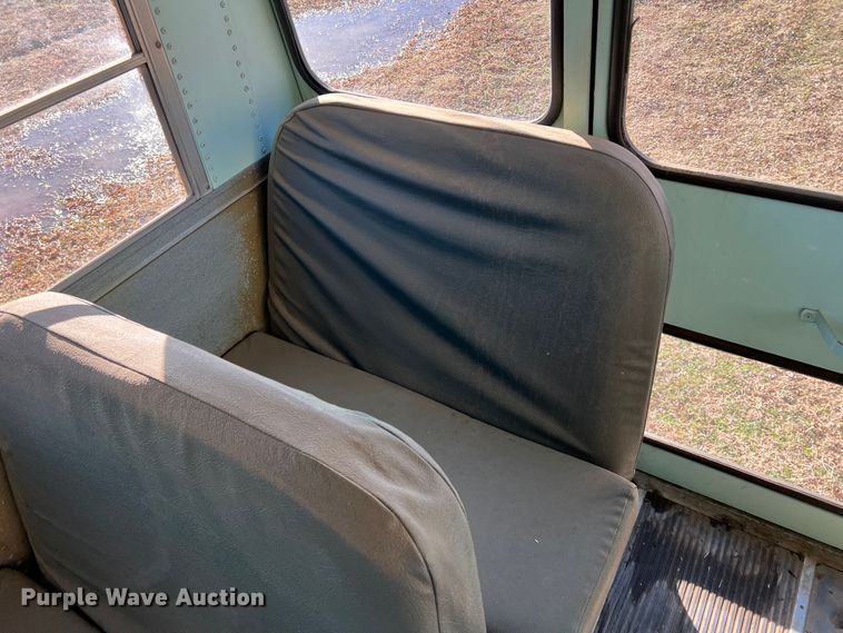 image for item DS2749 1995 International 3800  school bus