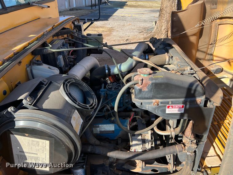 image for item DS2749 1995 International 3800  school bus