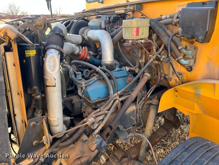 image for item DS2749 1995 International 3800  school bus