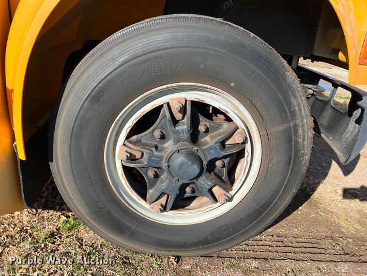 image for item DS2749 1995 International 3800  school bus