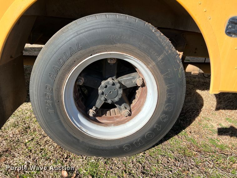 image for item DS2749 1995 International 3800  school bus