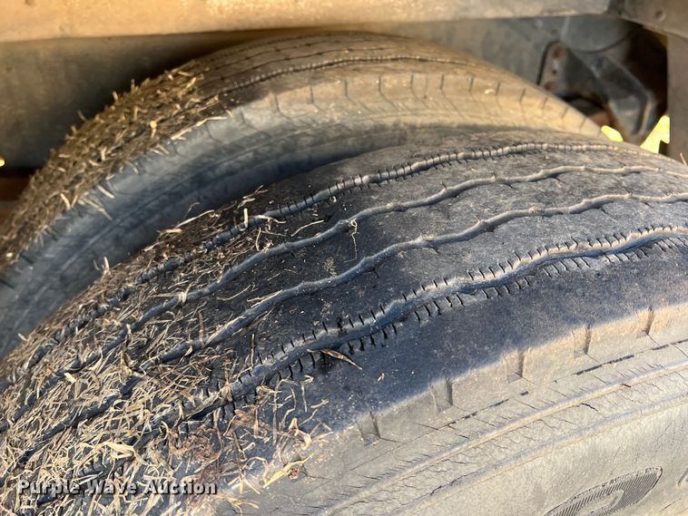 image for item DS2749 1995 International 3800  school bus