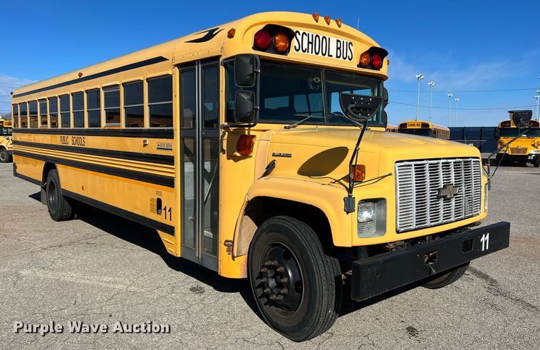 image for item DS2750 1999 Blue Bird  school bus