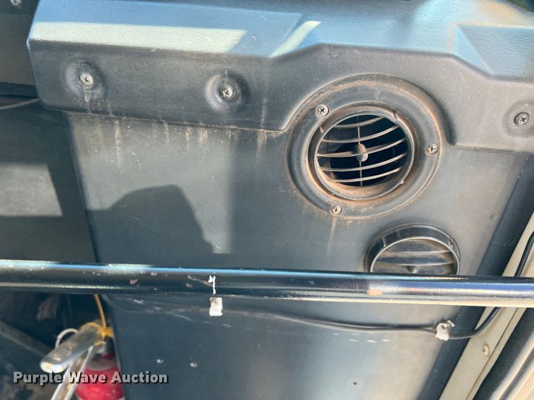 image for item DS2750 1999 Blue Bird  school bus