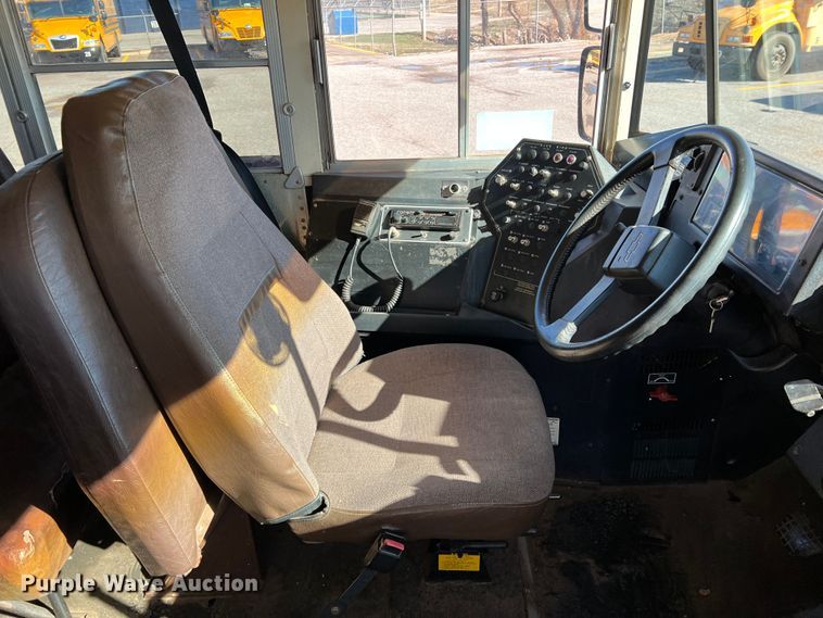 image for item DS2750 1999 Blue Bird  school bus