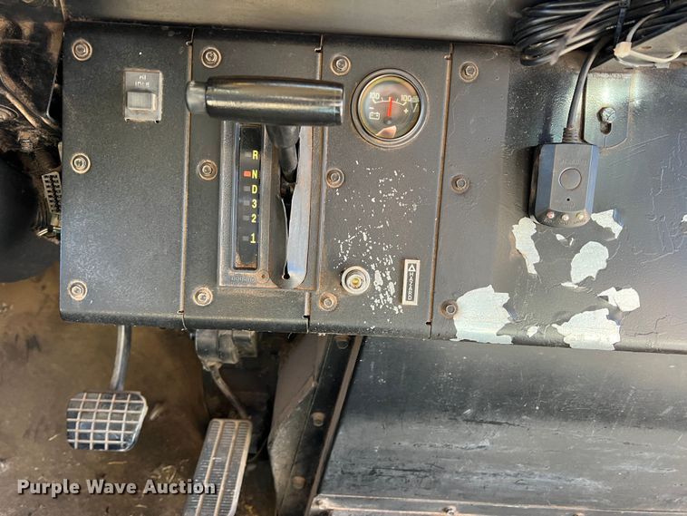 image for item DS2750 1999 Blue Bird  school bus