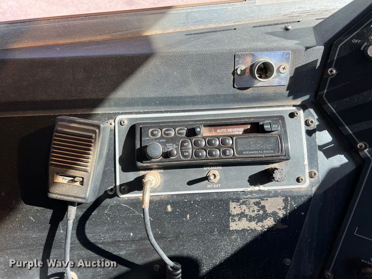 image for item DS2750 1999 Blue Bird  school bus