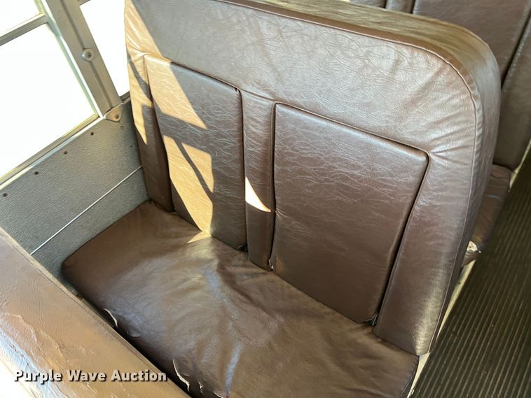 image for item DS2750 1999 Blue Bird  school bus