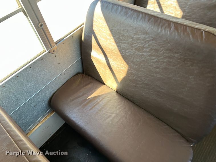 image for item DS2750 1999 Blue Bird  school bus