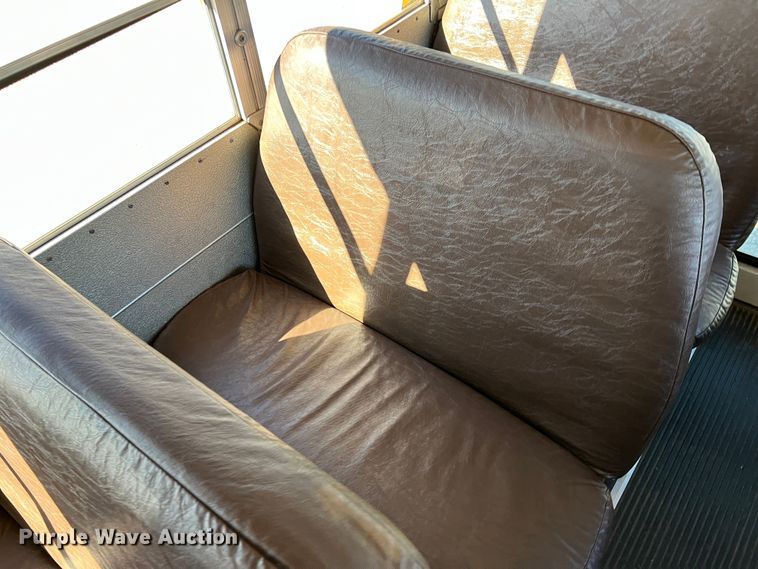 image for item DS2750 1999 Blue Bird  school bus