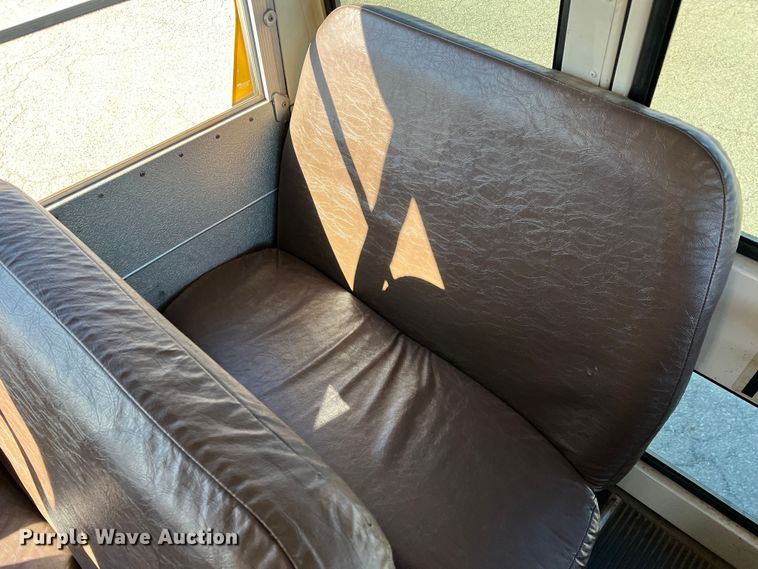 image for item DS2750 1999 Blue Bird  school bus