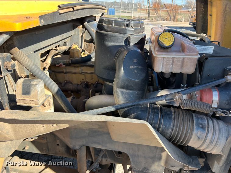 image for item DS2750 1999 Blue Bird  school bus