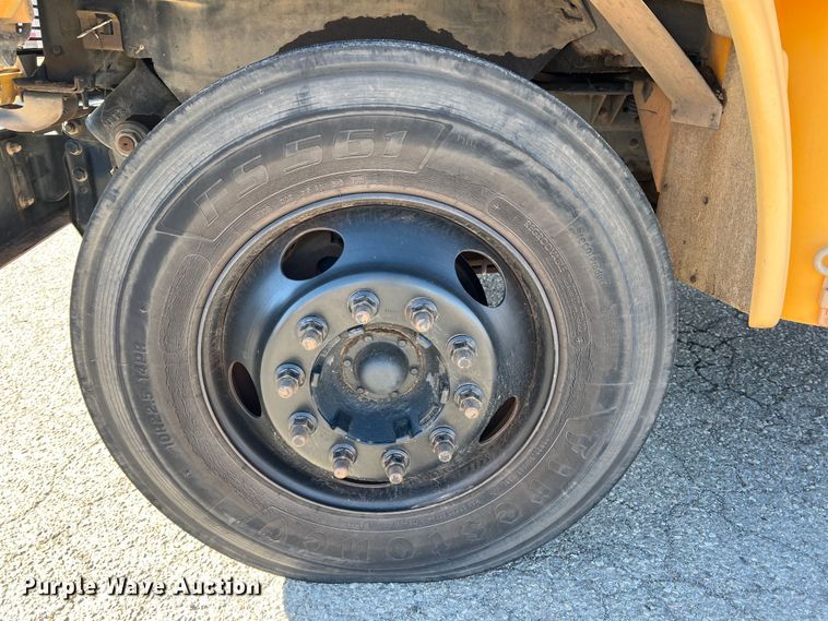 image for item DS2750 1999 Blue Bird  school bus