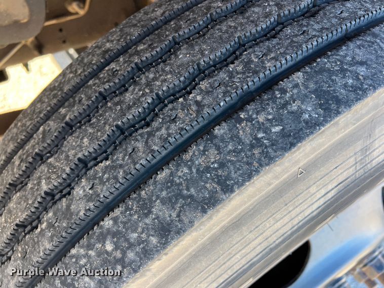 image for item DS2750 1999 Blue Bird  school bus