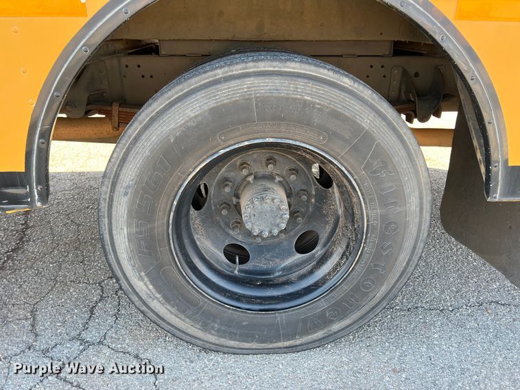 image for item DS2750 1999 Blue Bird  school bus