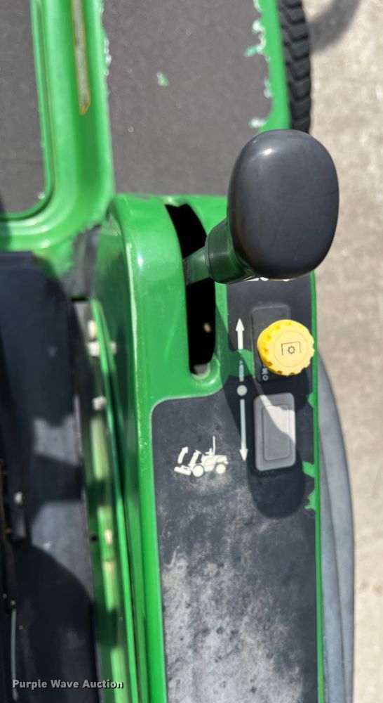 image for item DS2756 John Deere 1435  ZTR lawn mower