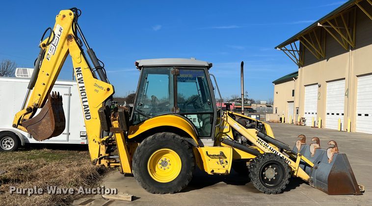 image for item DS2760 2008 New Holland B95LR  backhoe
