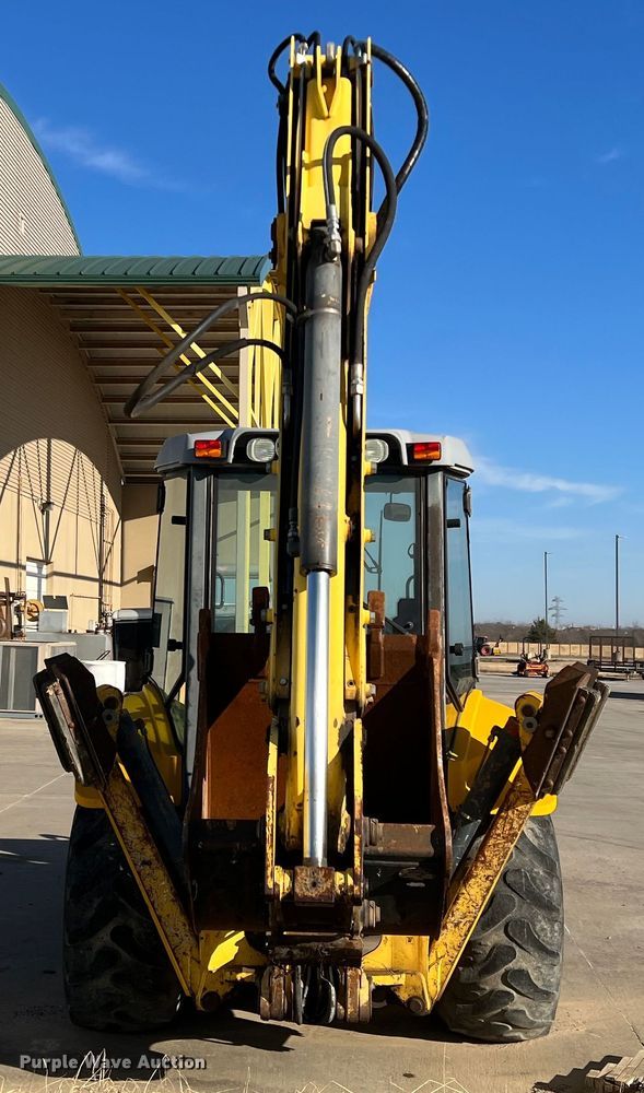 image for item DS2760 2008 New Holland B95LR  backhoe