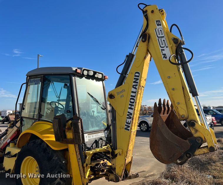 image for item DS2760 2008 New Holland B95LR  backhoe