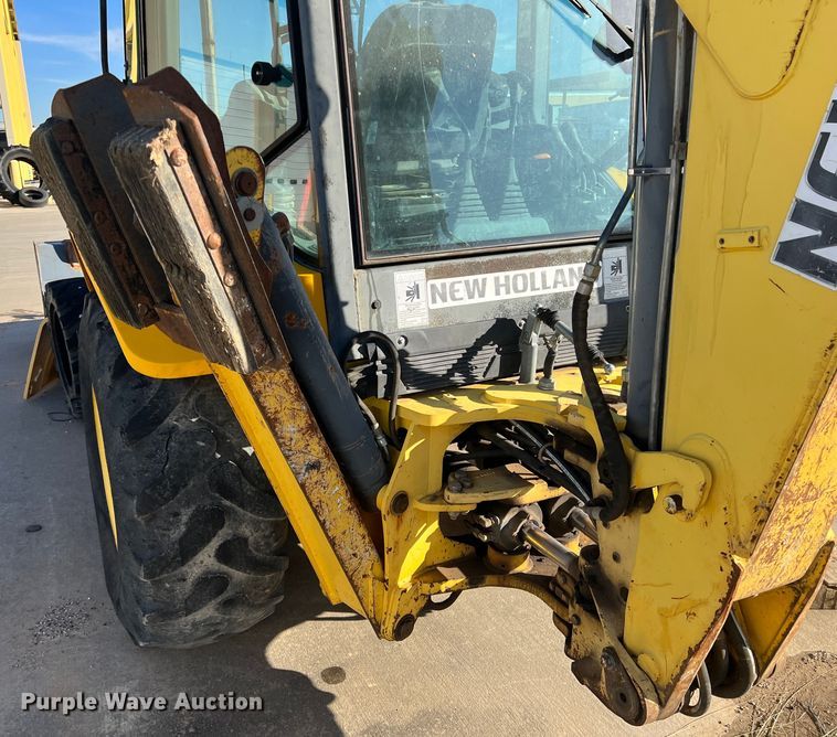 image for item DS2760 2008 New Holland B95LR  backhoe