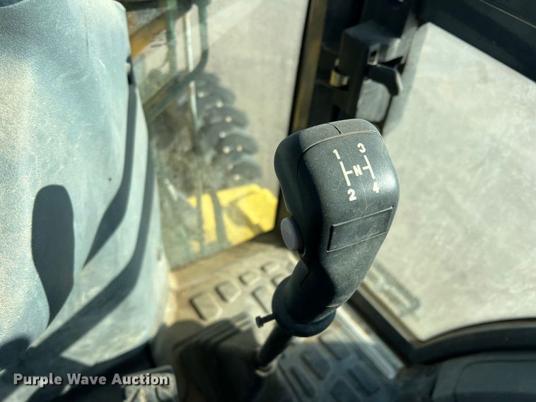 image for item DS2760 2008 New Holland B95LR  backhoe