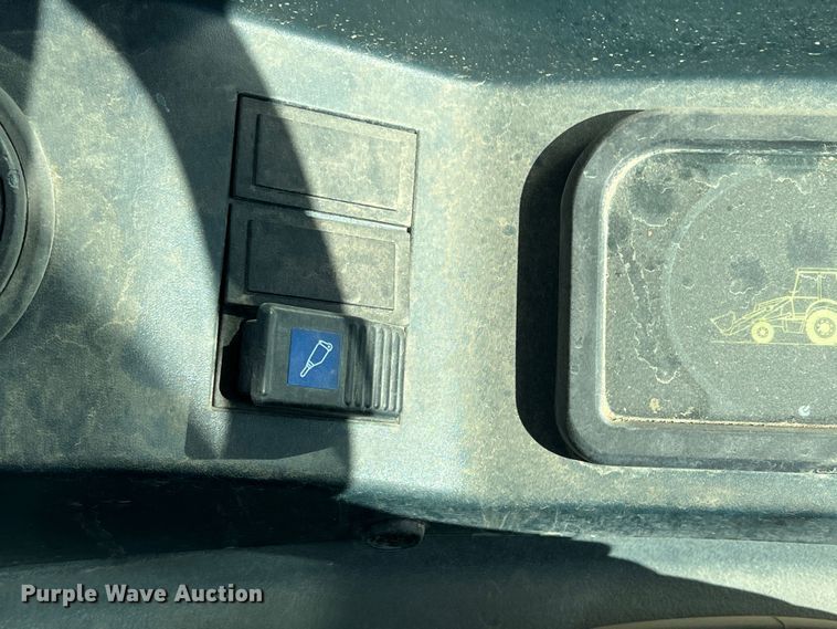 image for item DS2760 2008 New Holland B95LR  backhoe