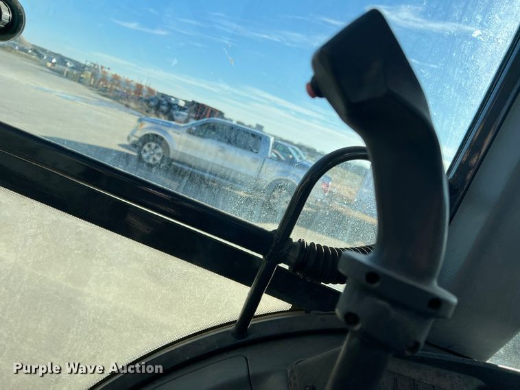 image for item DS2760 2008 New Holland B95LR  backhoe