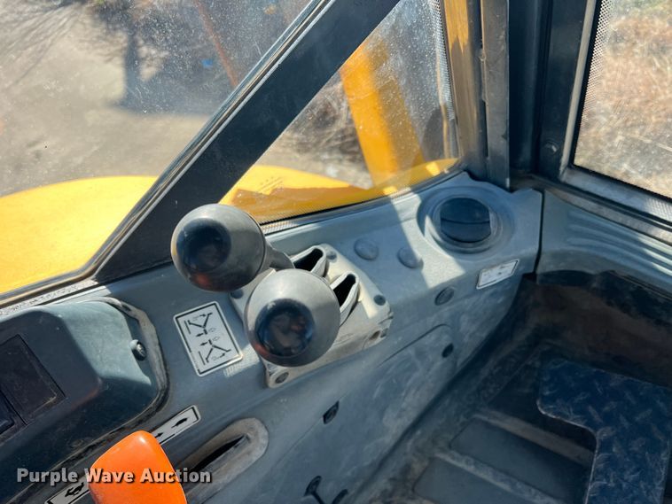 image for item DS2760 2008 New Holland B95LR  backhoe