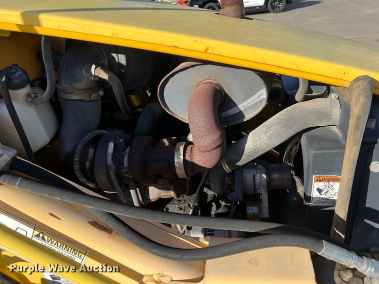 image for item DS2760 2008 New Holland B95LR  backhoe