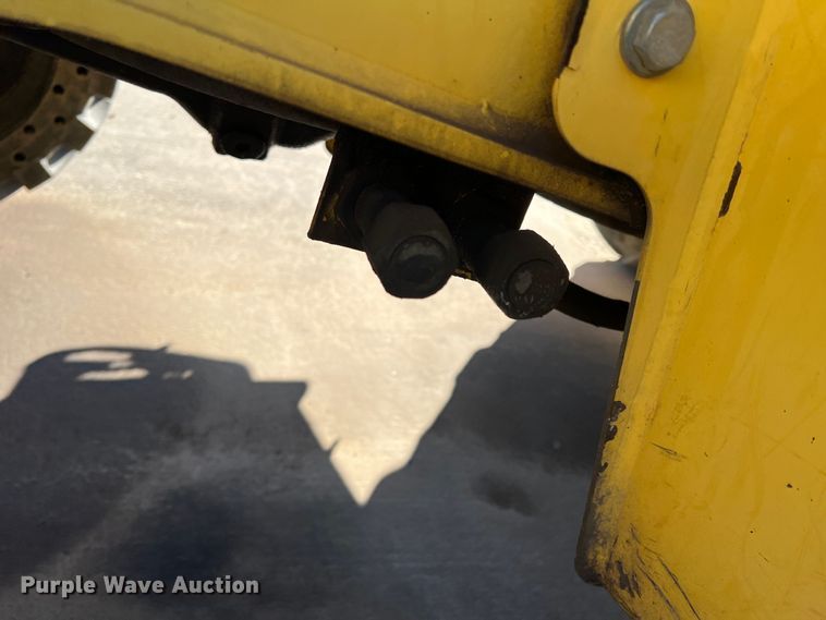 image for item DS2760 2008 New Holland B95LR  backhoe