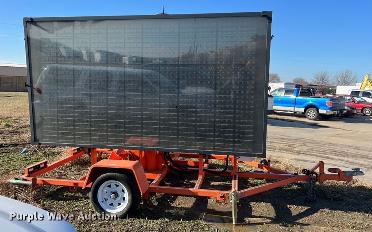 image for item DS2761 2009 Wanco  message board trailer