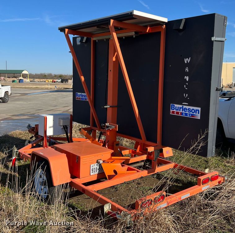 image for item DS2761 2009 Wanco  message board trailer