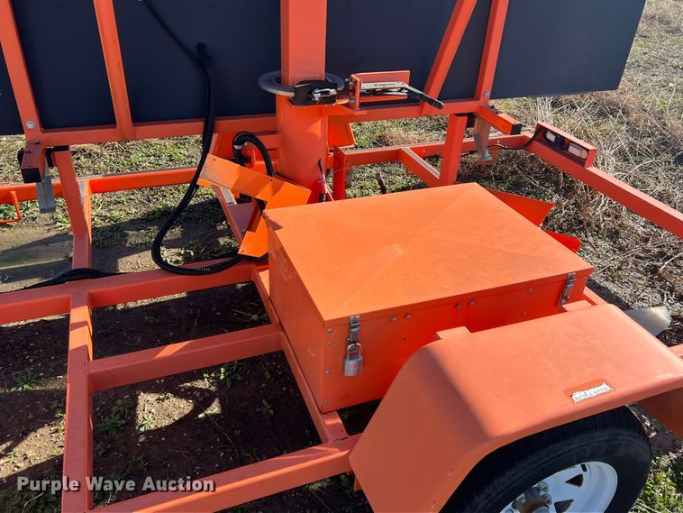 image for item DS2761 2009 Wanco  message board trailer