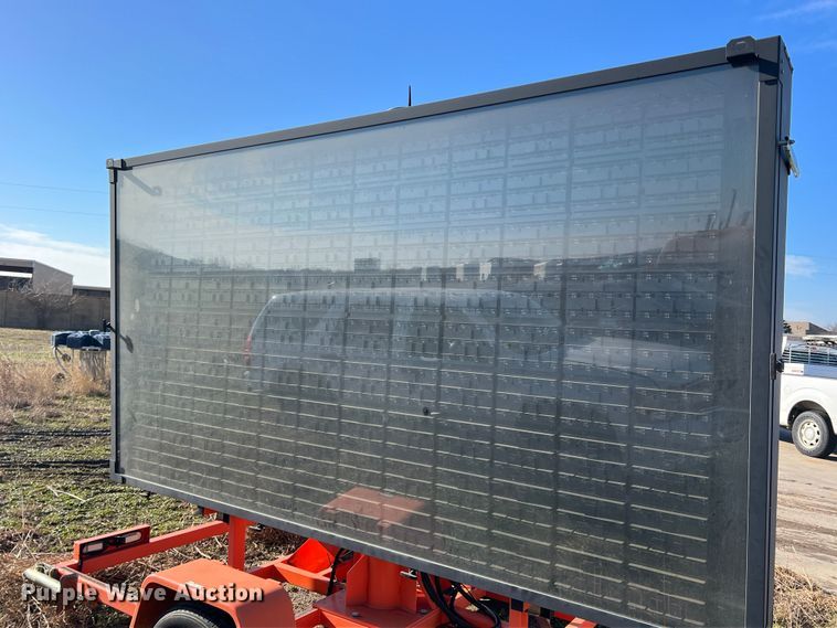 image for item DS2761 2009 Wanco  message board trailer