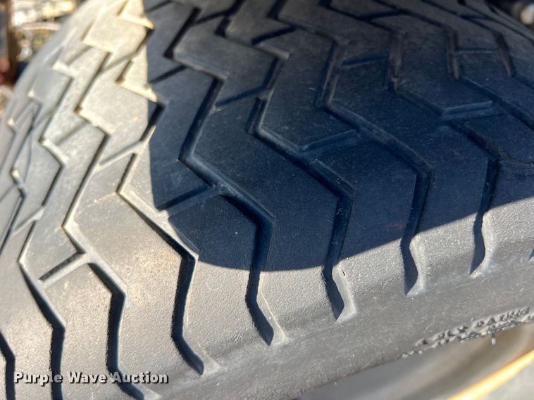 image for item DS2762 Textron  utility vehicle