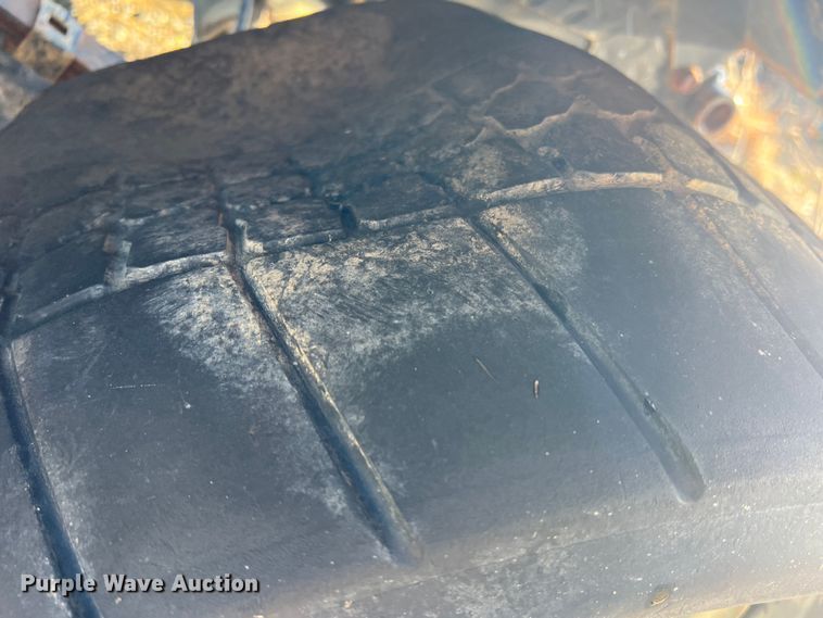 image for item DS2762 Textron  utility vehicle