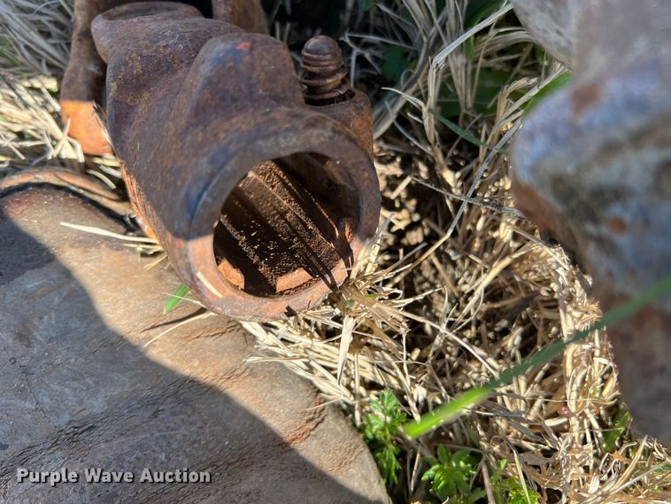 image for item DS2764 (4) pieces of ag equipment